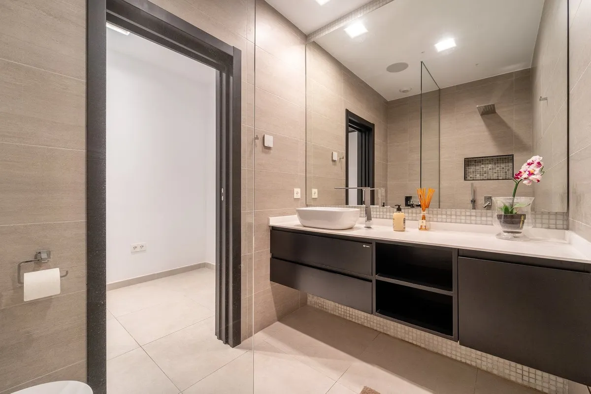 004c3e08-5d77-45af-95d2-84e8ecc5c3bc