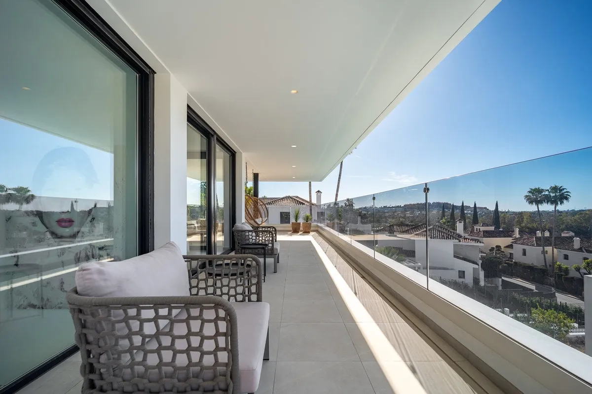 060c9efc-1e8e-40d9-8816-ee1f9f7ac8a3