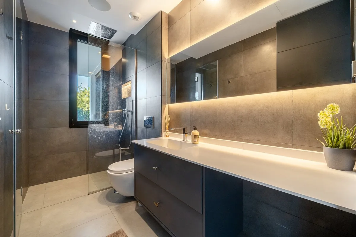 11b353fc-609e-49b5-b590-56f33d9e6d0e