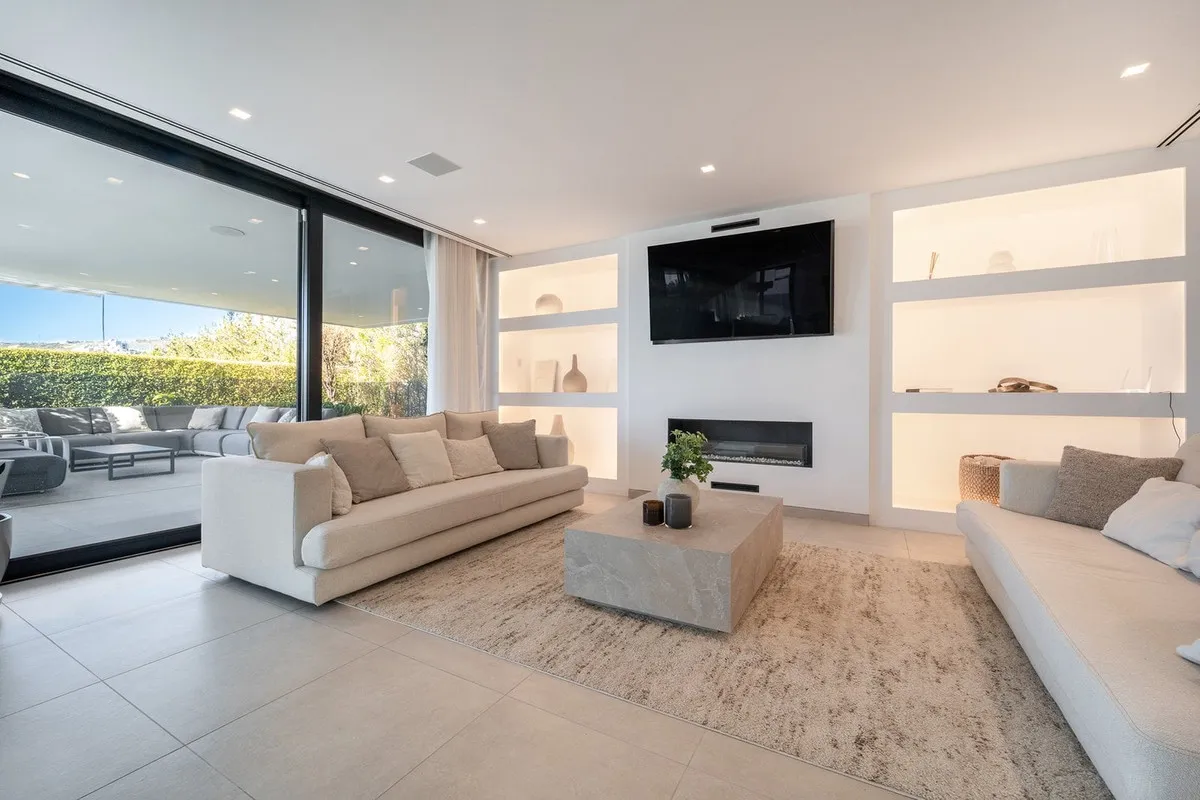 2b255bce-403e-47fe-b168-4a219d661462