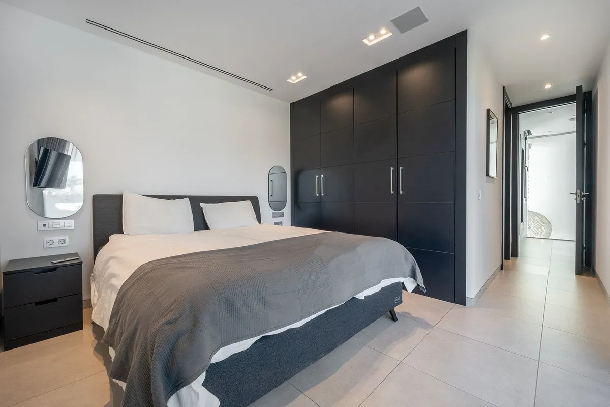 60e190b7-81ac-4f6f-9d61-8533835d2f84