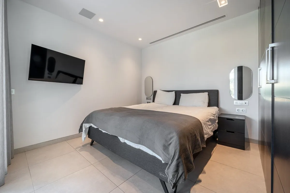 9c9fac45-bd9a-4179-a8c7-e19da4bd4104