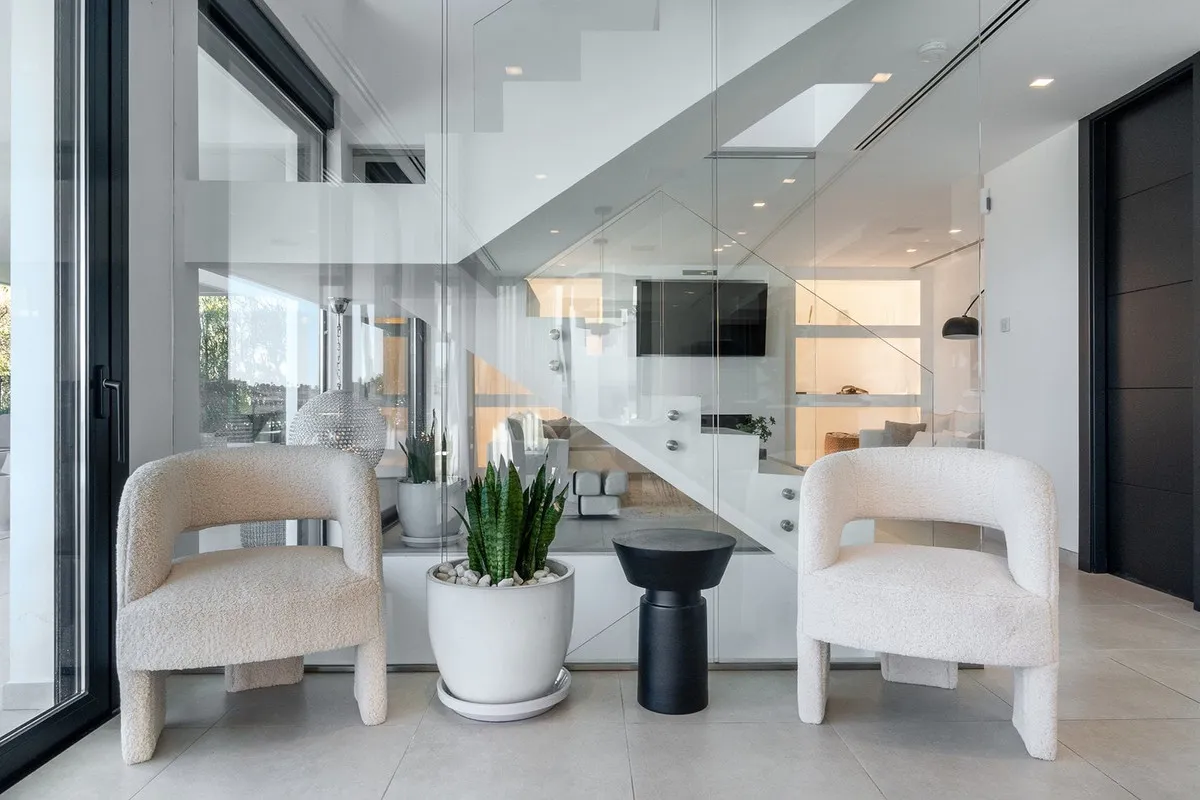 b1616eec-eec5-4055-940d-10ac7d042dc9