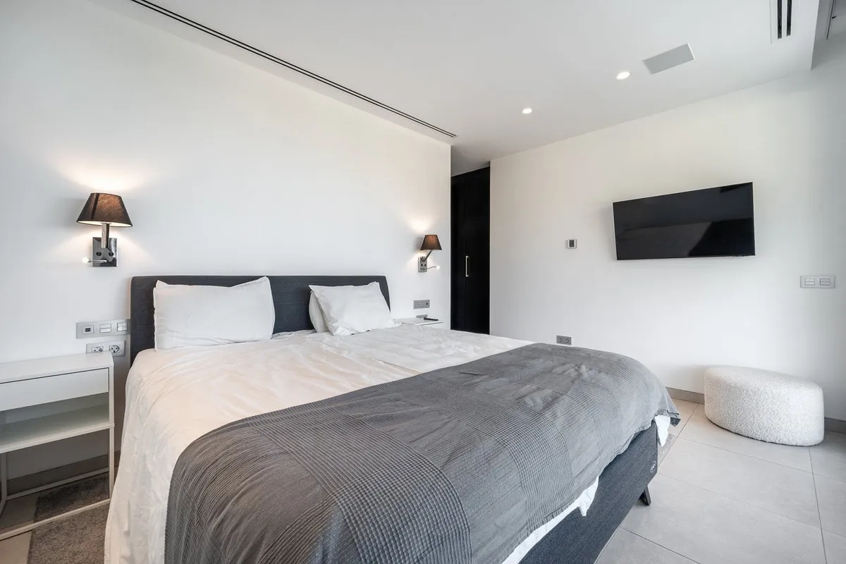 ca0db610-5c5f-4ab3-8033-68c4b8fbc30c