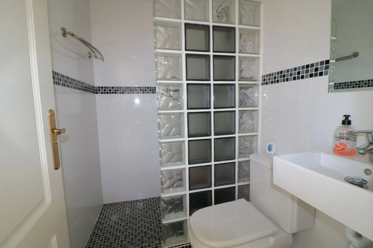 7e089e73-e44b-42a0-a6a9-23f0a22cf45f