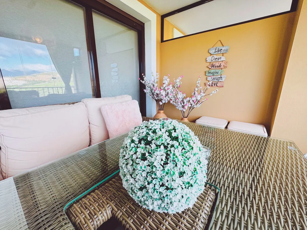 1b8ab2ca-b3b7-4b2c-8074-4056571732d3