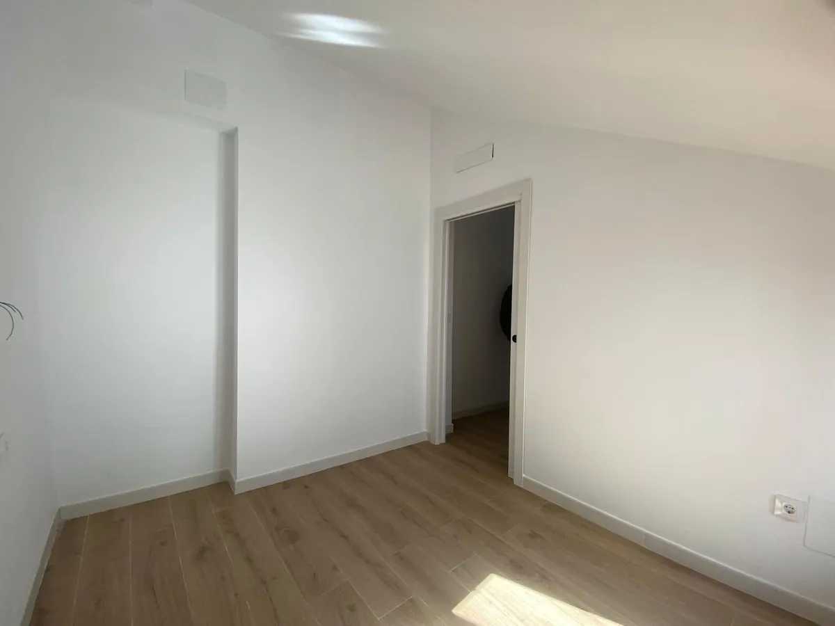 9c843359-f1ea-48d8-a18a-0c7b1a21f984