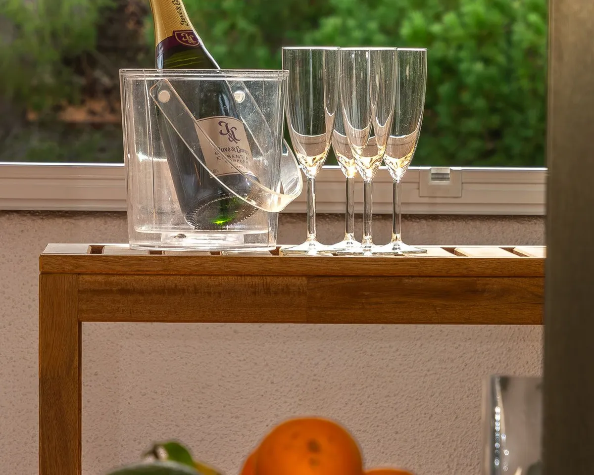 6ef9b9d8-3924-48b1-bc4d-931f43903e9d