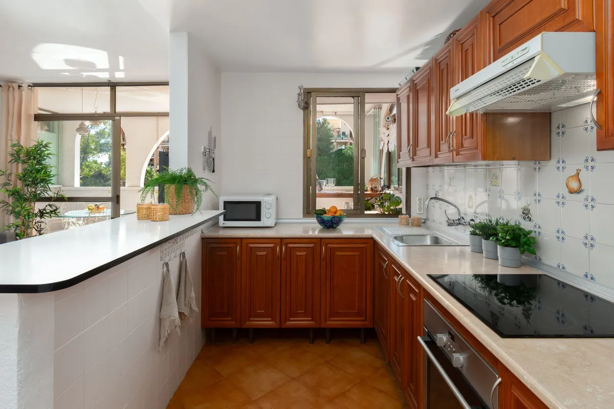 f297f7bd-1081-4377-8af2-4544dfa38677