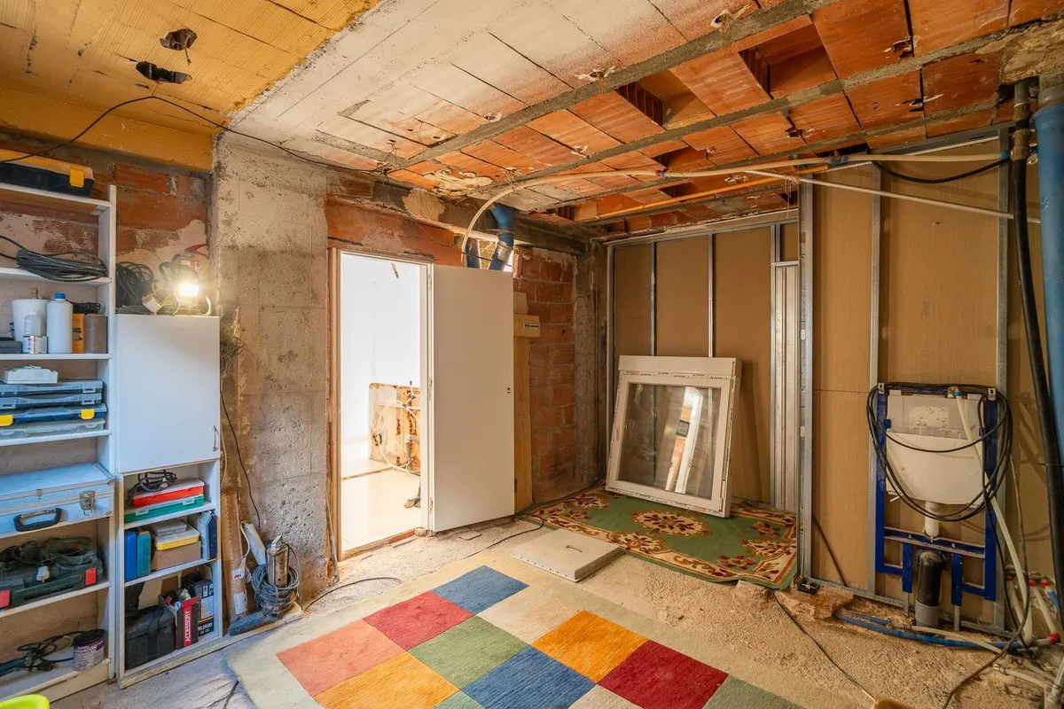 6d1b747c-7bb7-4170-aa38-344a46065031