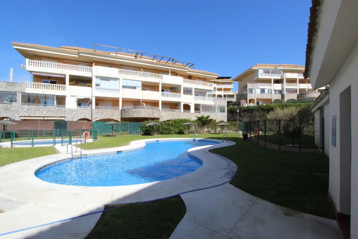 c4b9dabc-48a0-4652-ad89-3377e7e85317