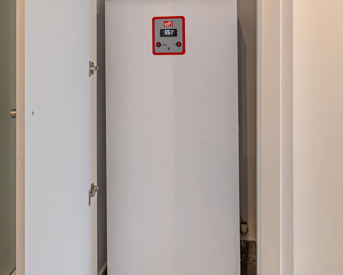 8d4b5d85-841b-4b6a-8124-2d7fa1606a2a