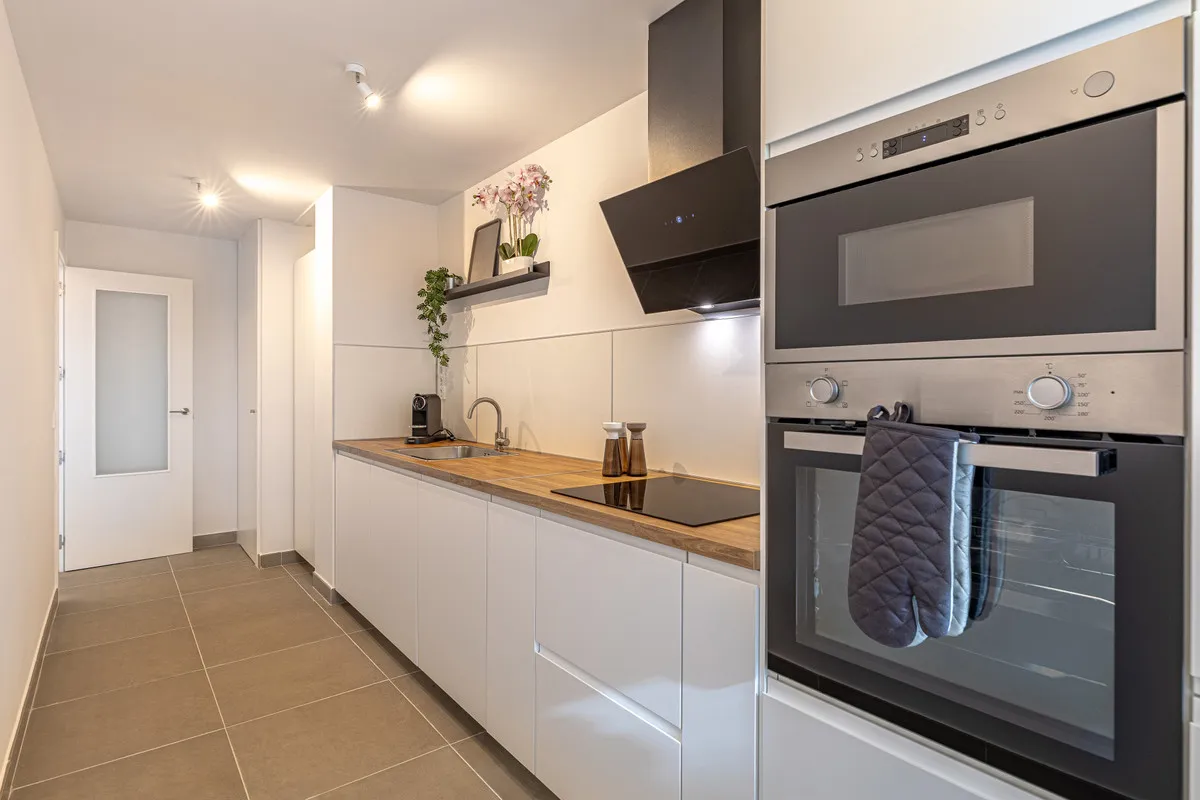 c76eb683-991e-44a1-b280-26e56f510669