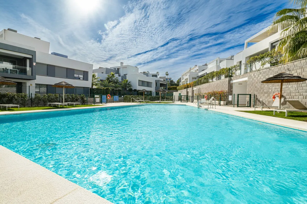 54332777-d728-415d-889c-db485a824add