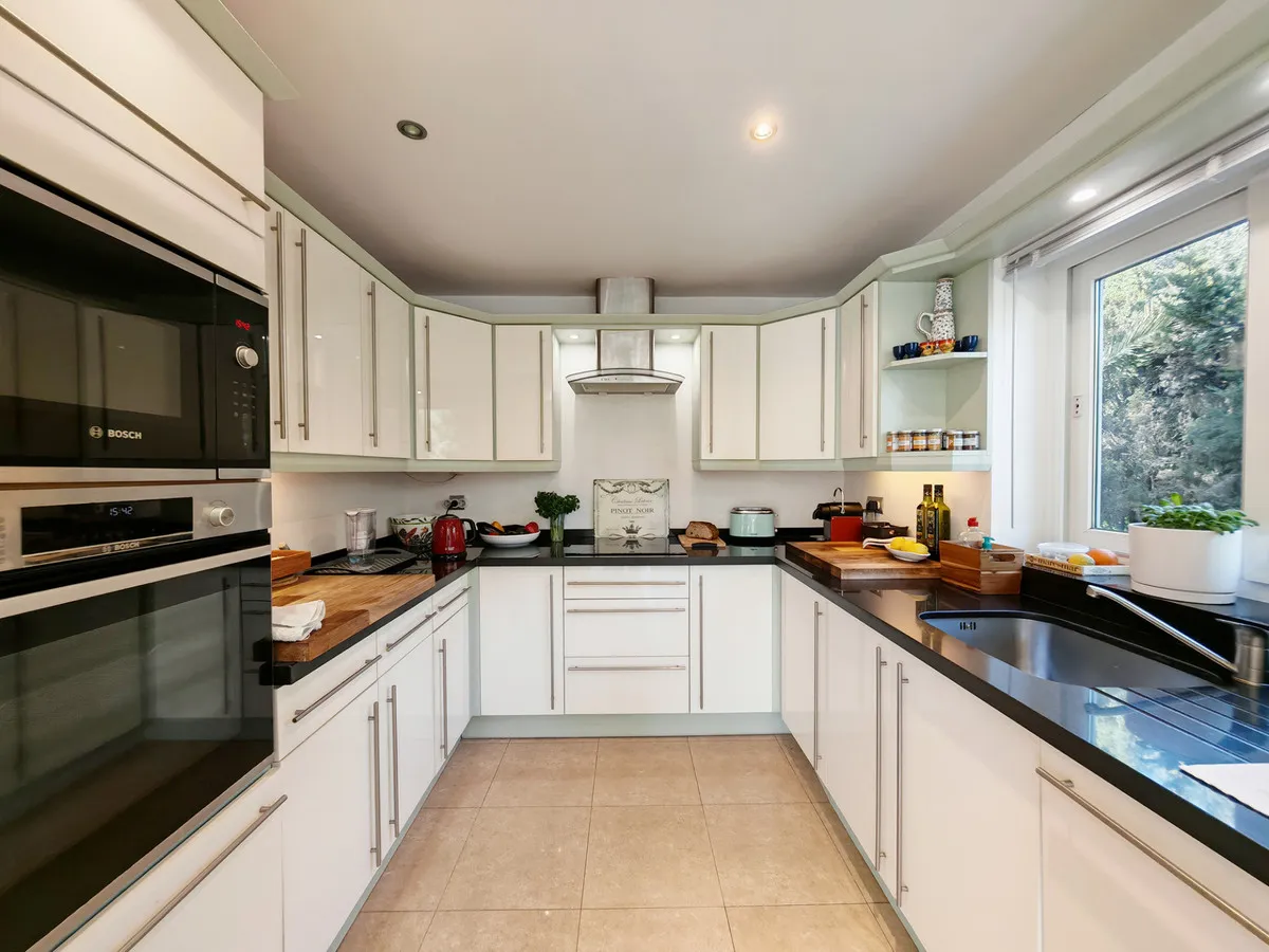 c0b30dd7-6c11-45f6-b1e7-9276ca484f2e