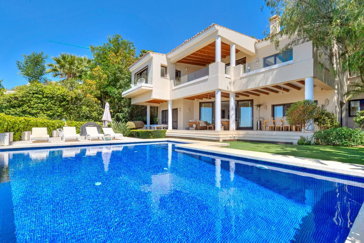 Prestigious Villa in El Herrojo Alto, La Quinta, Benahavís