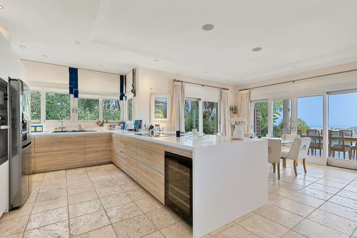 877f8098-bae1-4c7f-978b-90d6c5aa9a51