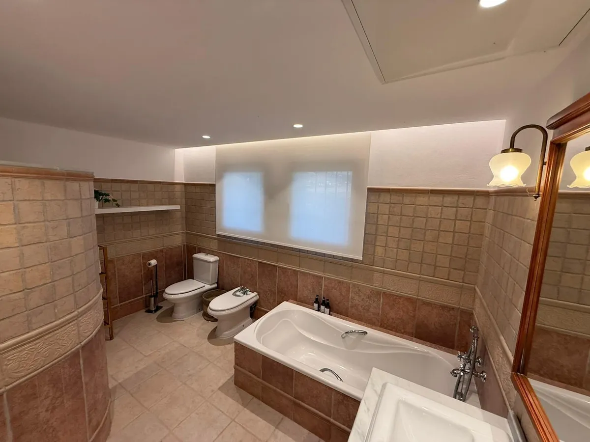 9384ad88-2cb6-4c5b-9db7-838eacb078bf