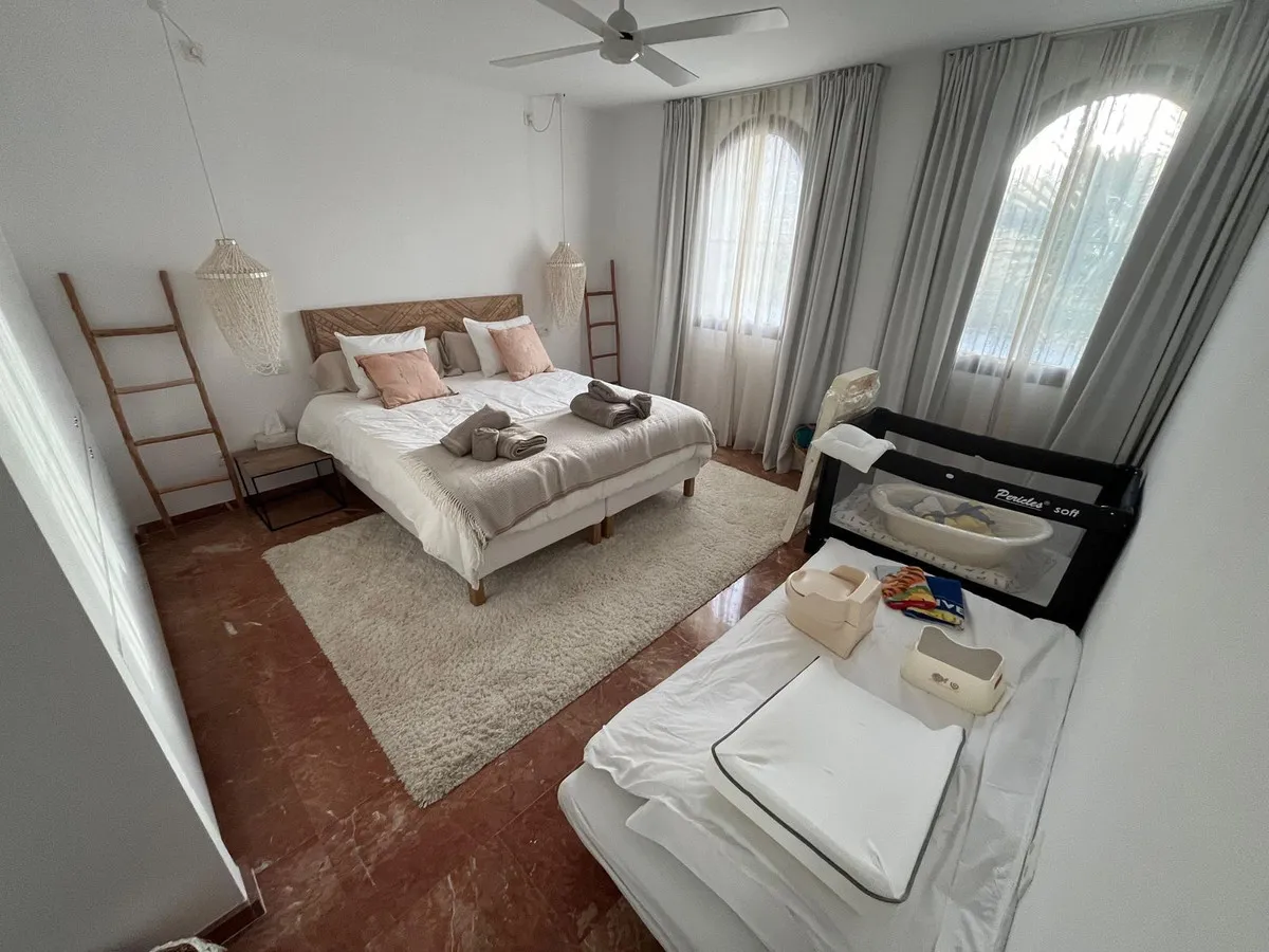 c6963b52-b93f-4087-b5d4-0ada2a8dedbd