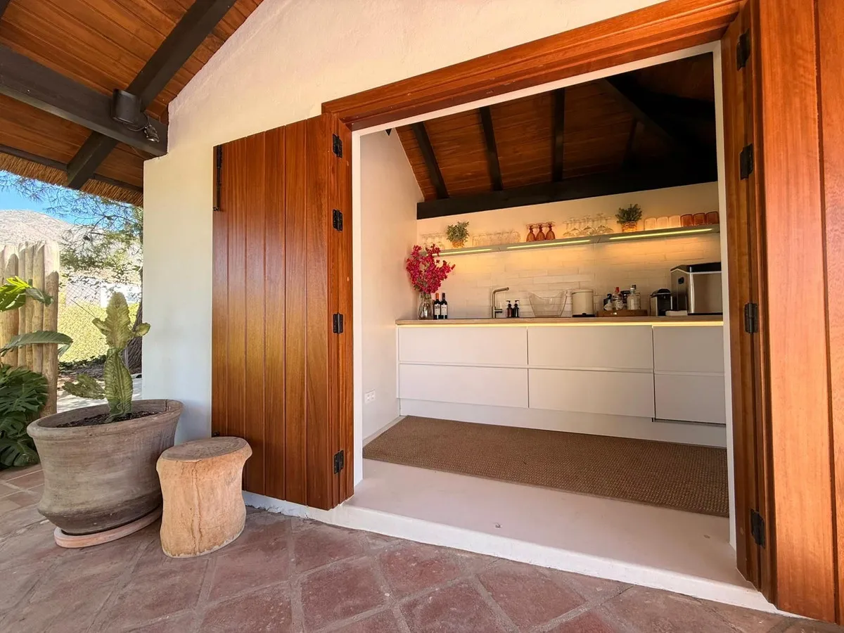 f08f7d4a-94e5-4320-acec-779211f1f455