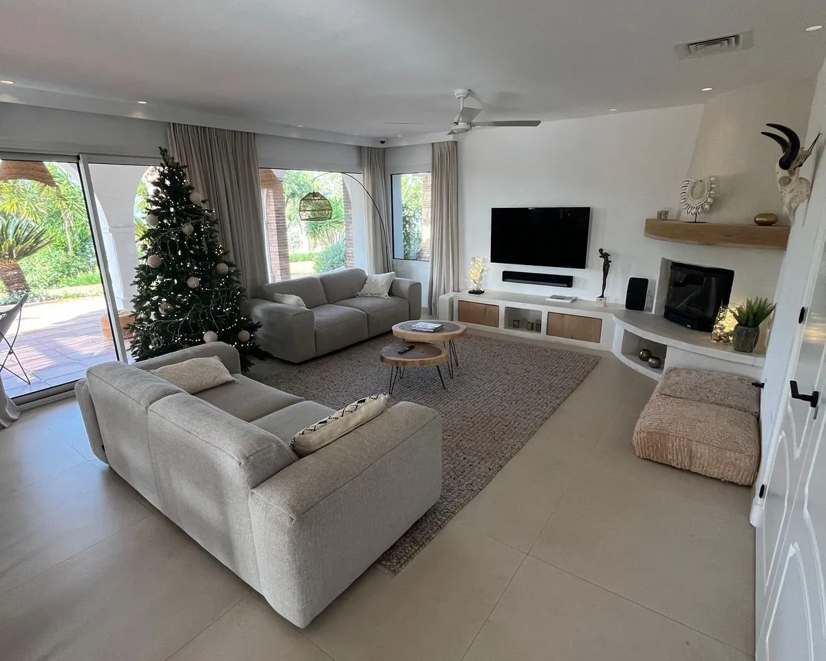 f9e7d05f-195a-4f09-b449-d9a6f023f0f9