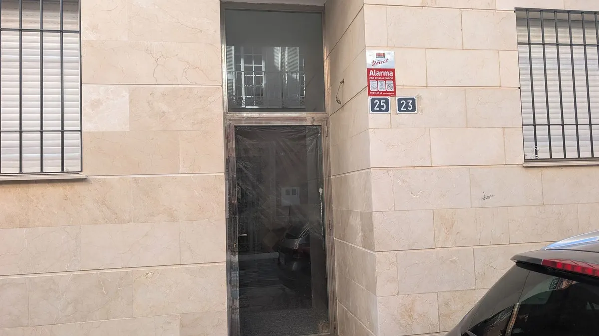 d0fa208d-6af3-46f4-913b-8f764d869002