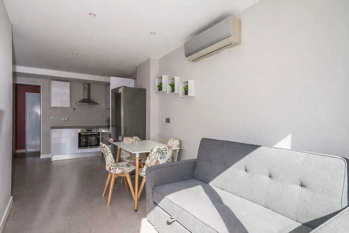 88910650-0fc7-4b43-85a6-994409443335