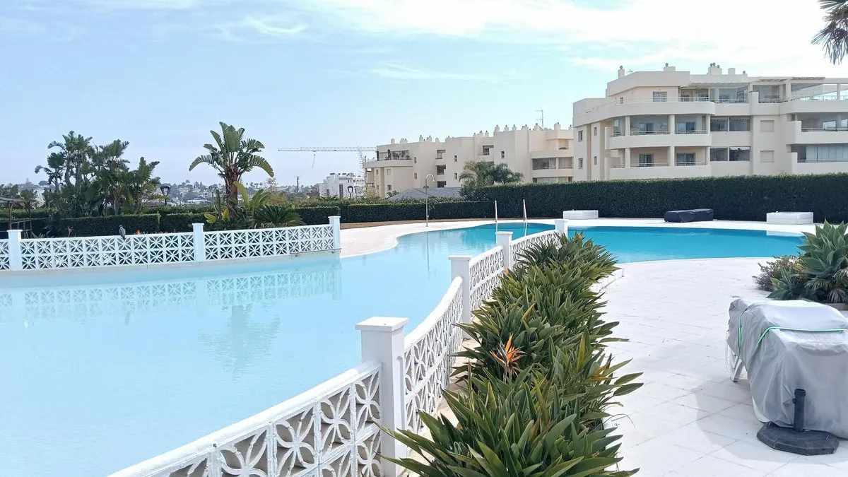 Penthouse Oasis in Chaparral with Stunning Sea Views