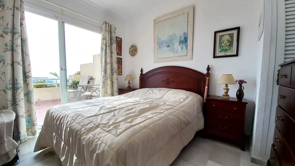 12e26b8c-b732-4cf5-865a-314616b6dde2