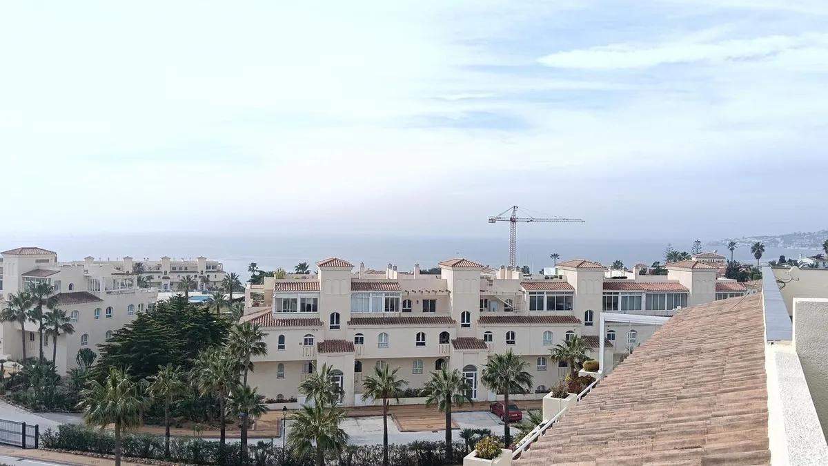 54dc3319-00d6-4c94-aaa9-9abaee9a1578