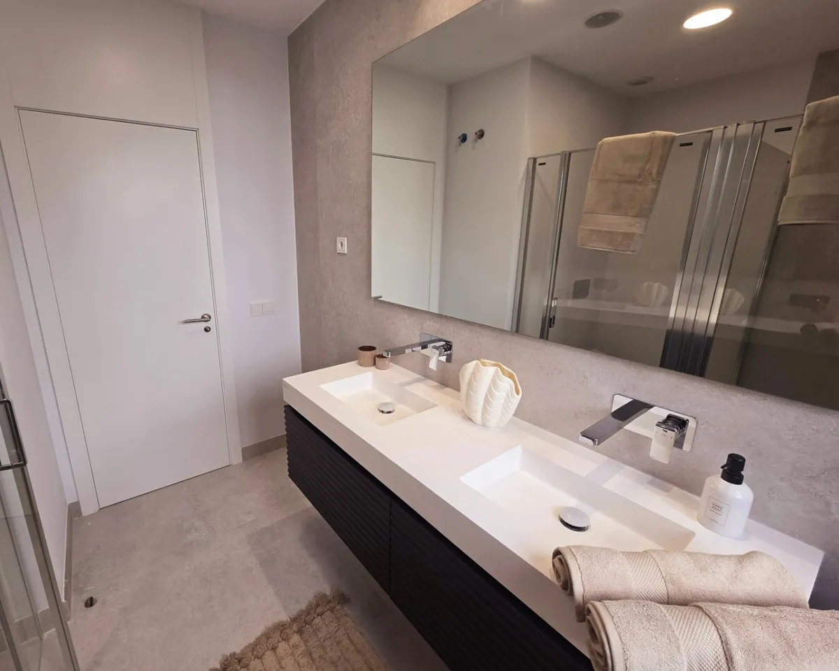 aacfae80-3c92-4a4d-9a44-f661977c418e