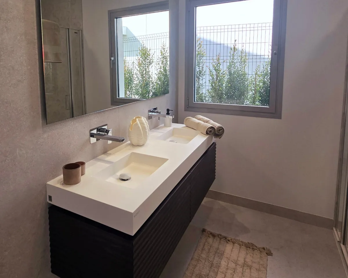 ce94a124-f579-4df7-843b-3902c2ba1b97