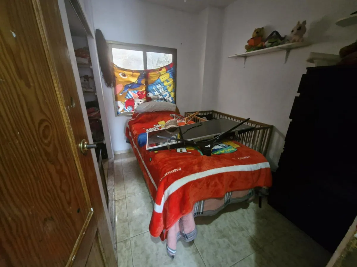 9b548137-8e0f-40a1-8793-57be7fbba56b