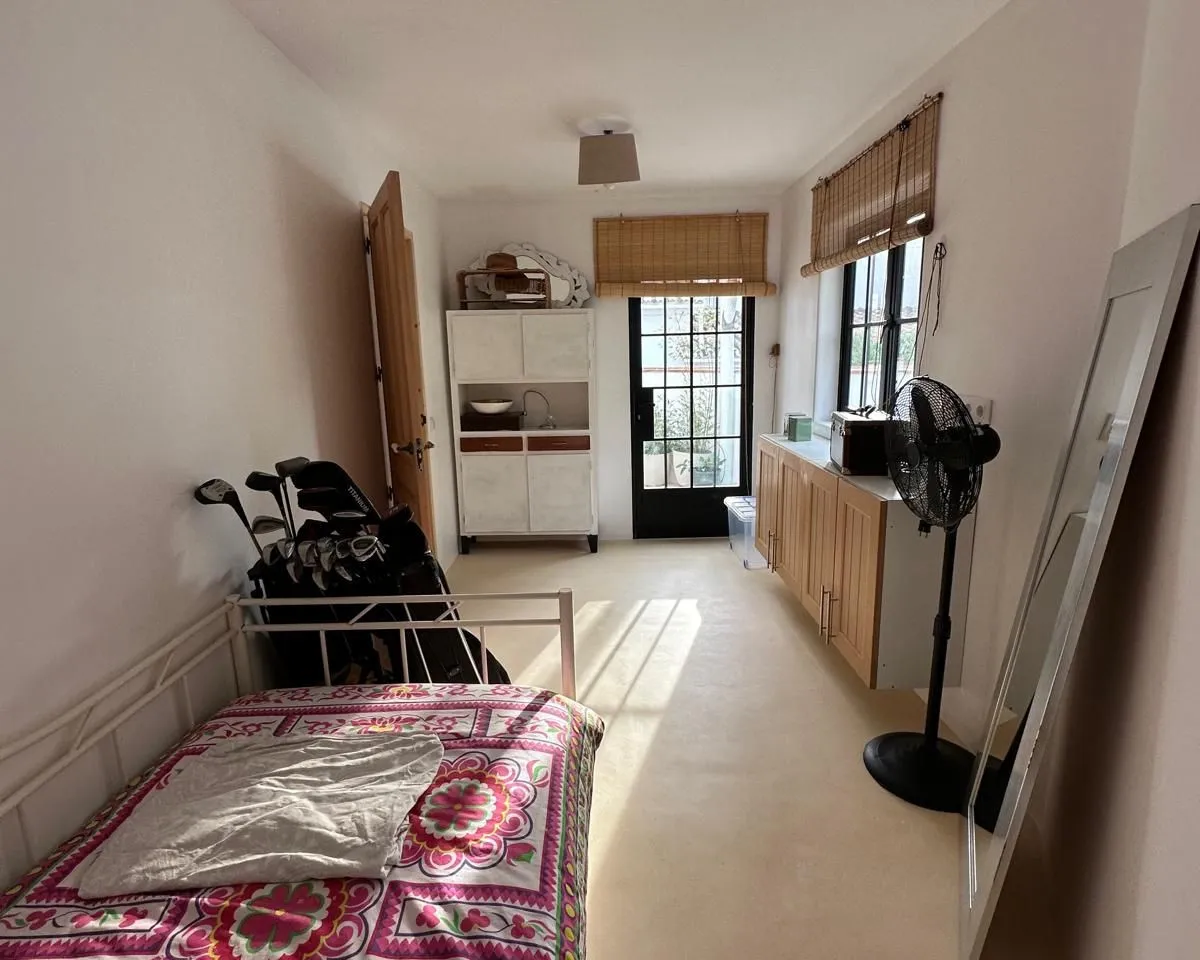 4c225054-4172-4141-9caf-6a7d55d3a57d