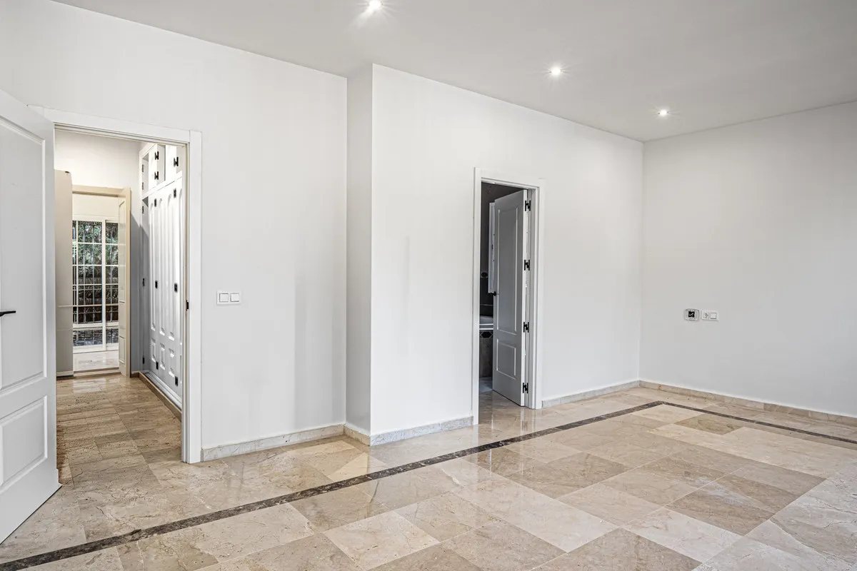 082957c7-a62a-4cb8-80d5-03cbab148c06