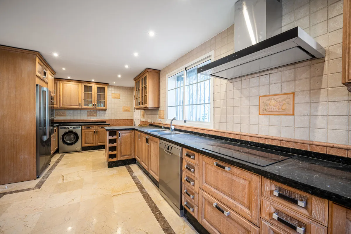 3256f995-e9f4-48e8-a0ed-38fdd582a208