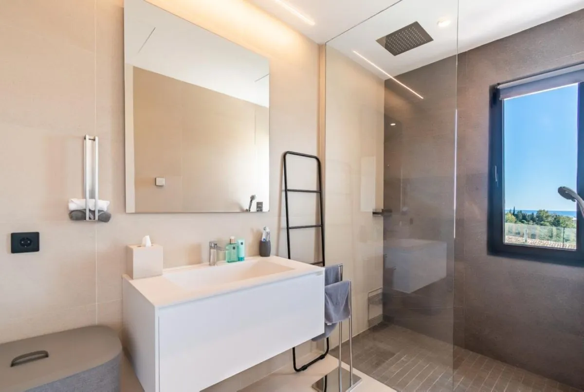 86b90b83-8459-417e-88a1-a0eb436df4d9