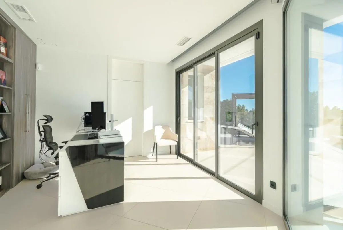 e3f4e682-f3ee-4f7b-be19-0db126ccf762