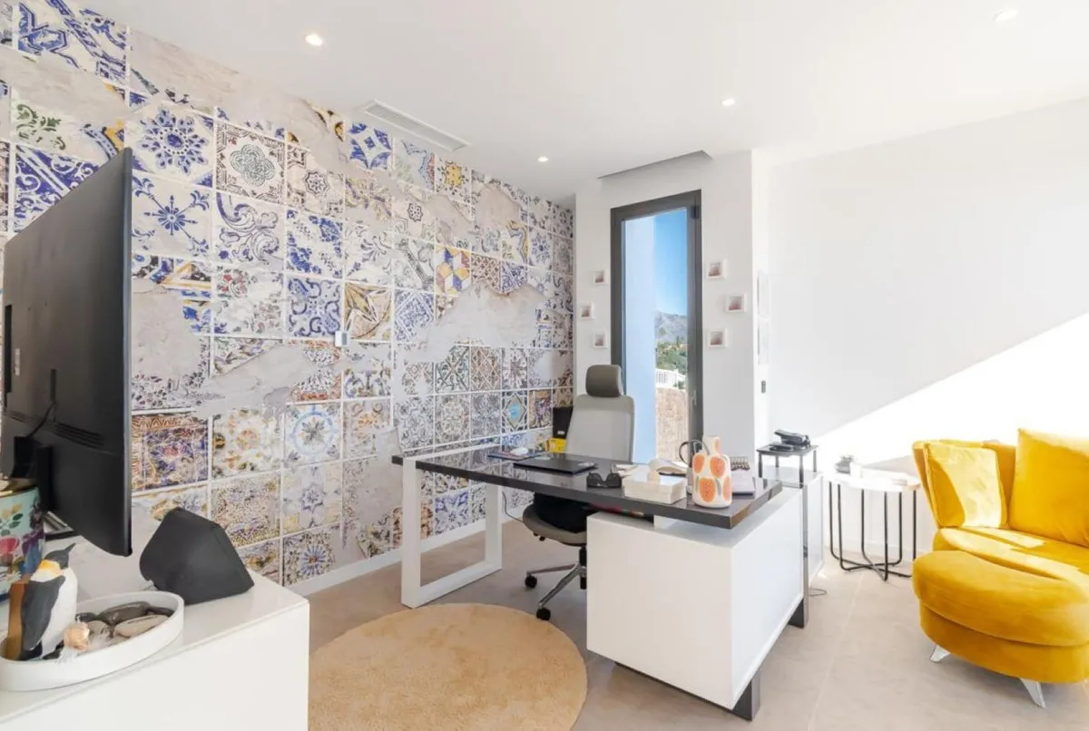 fa648070-a98c-4969-abd6-eff8d37ac1d4