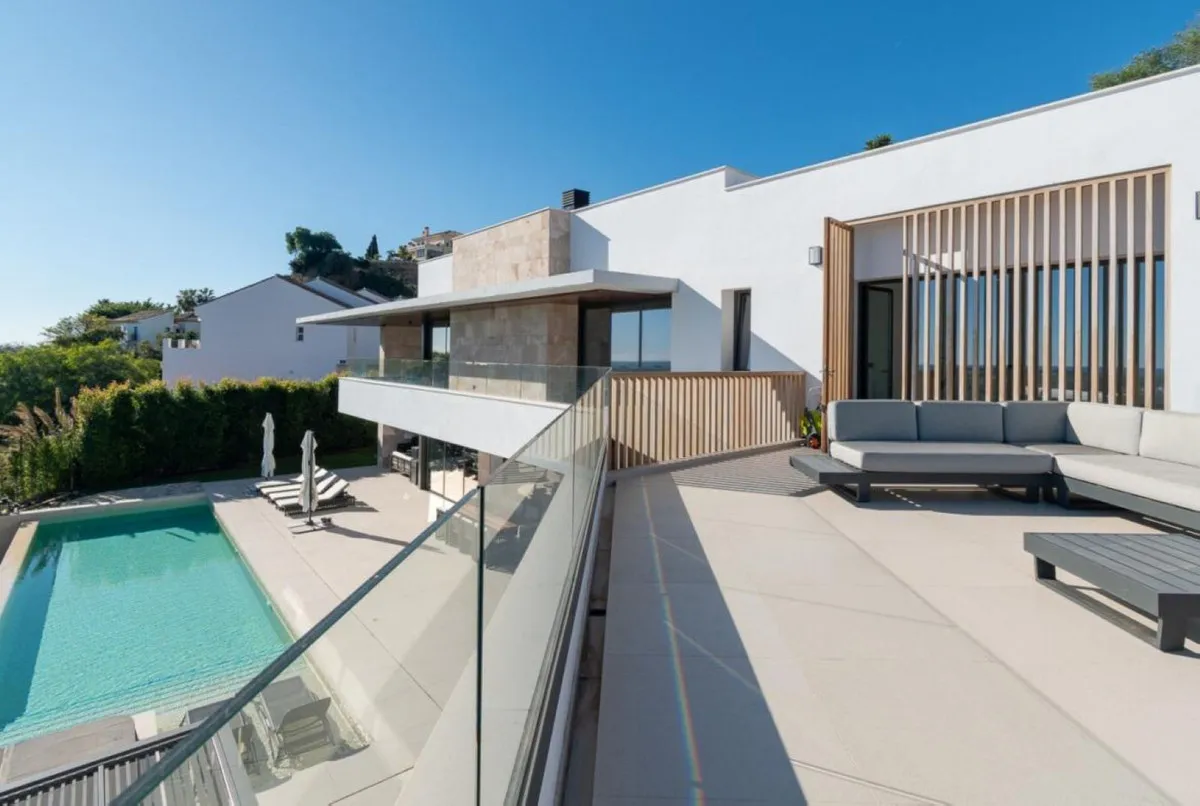 fe666f78-6052-4d83-a840-a256746e9c8e