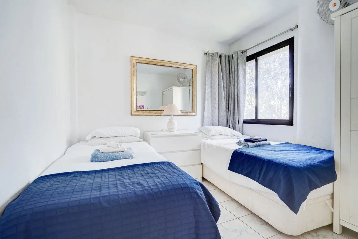 73c64c5a-ab39-49ed-bd6e-073ab3375d10