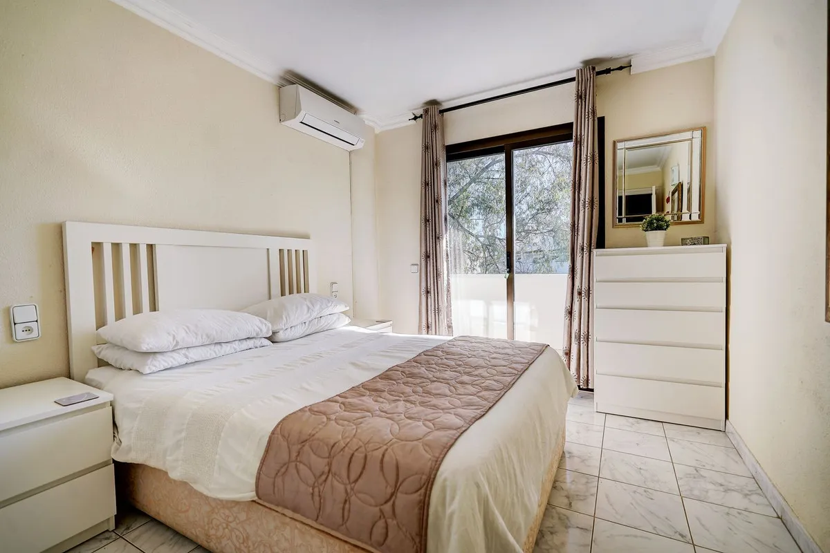 8d6a747b-518b-4057-bbc9-ec3feeec89a6