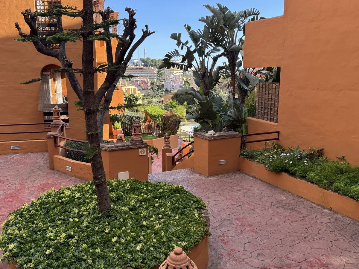 7b085fbd-f83b-4820-94d0-03a99d37c618