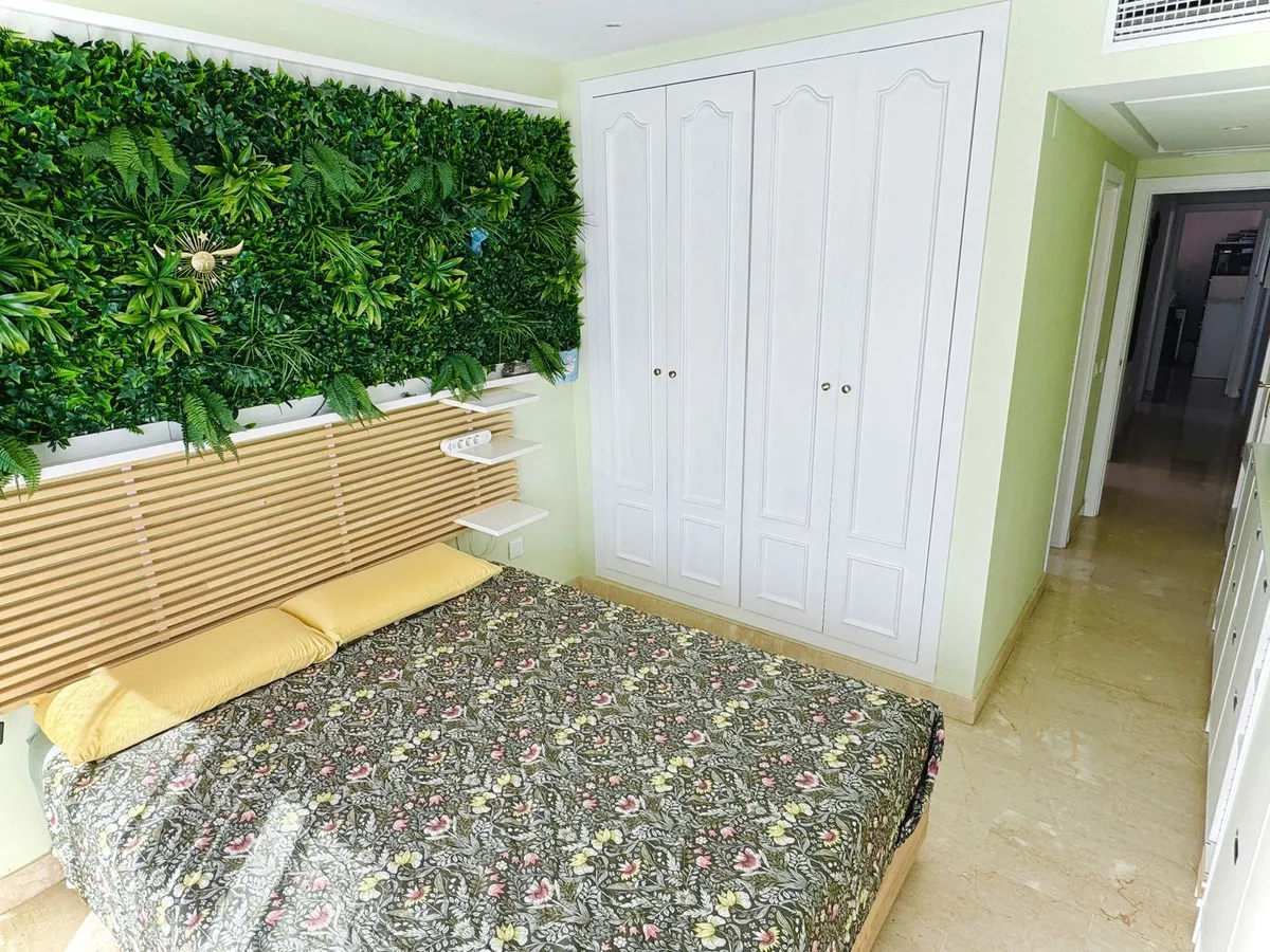 f8027fa5-076c-471a-b89e-4b4963860d2a