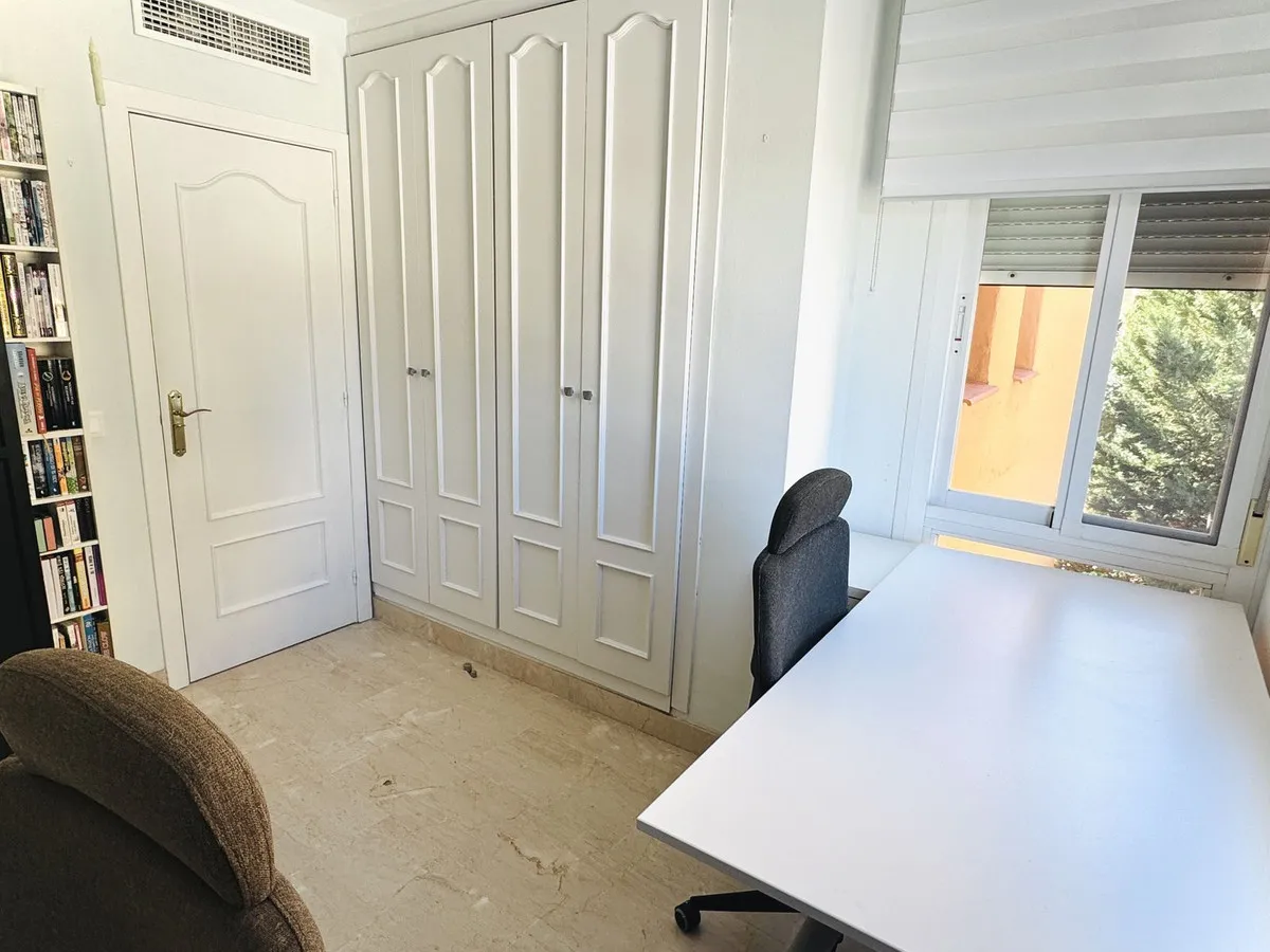 f8f48a4c-0341-4ede-88b1-8a036b136db4