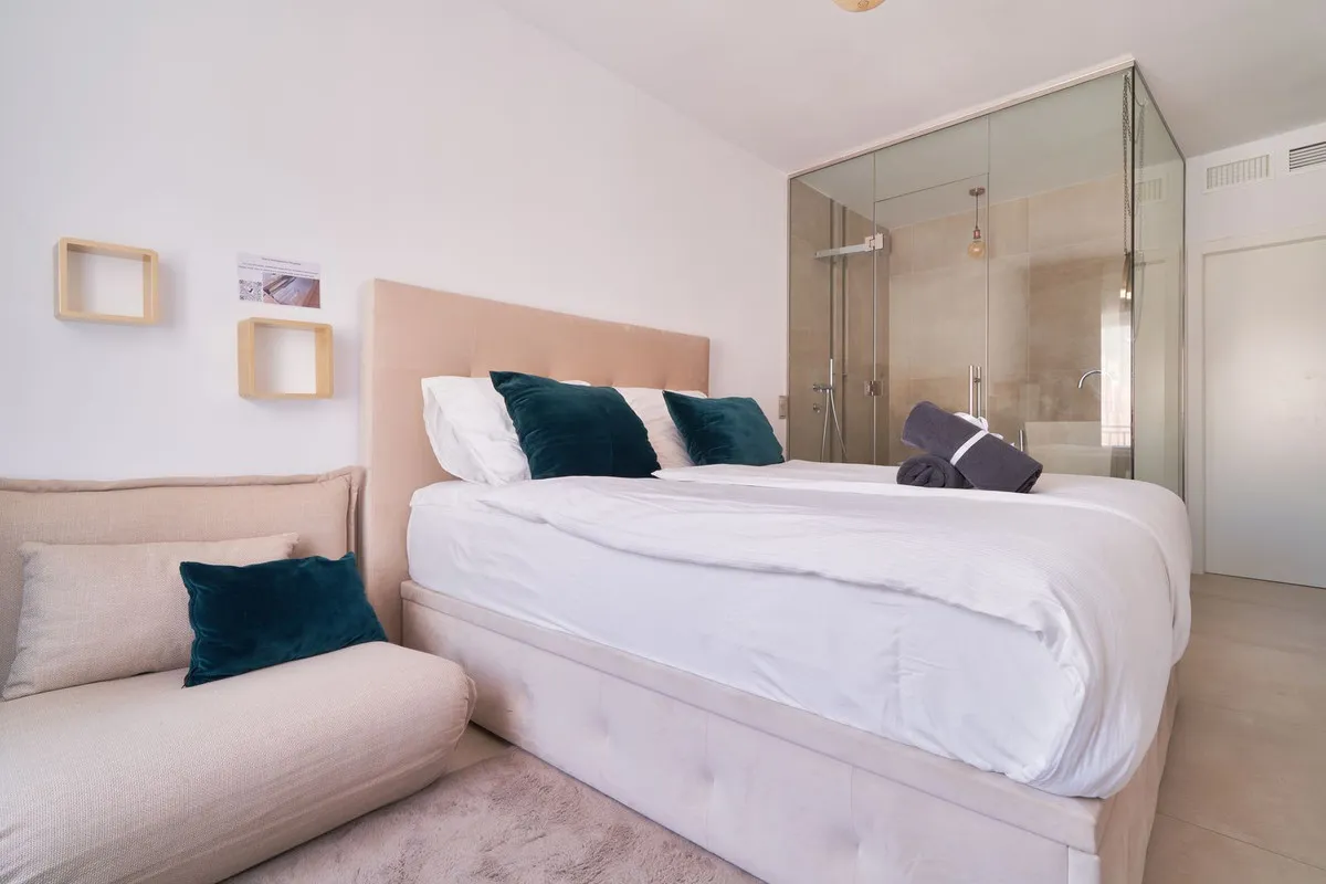 a30d0c73-8ef6-47ff-add4-148769d1d595