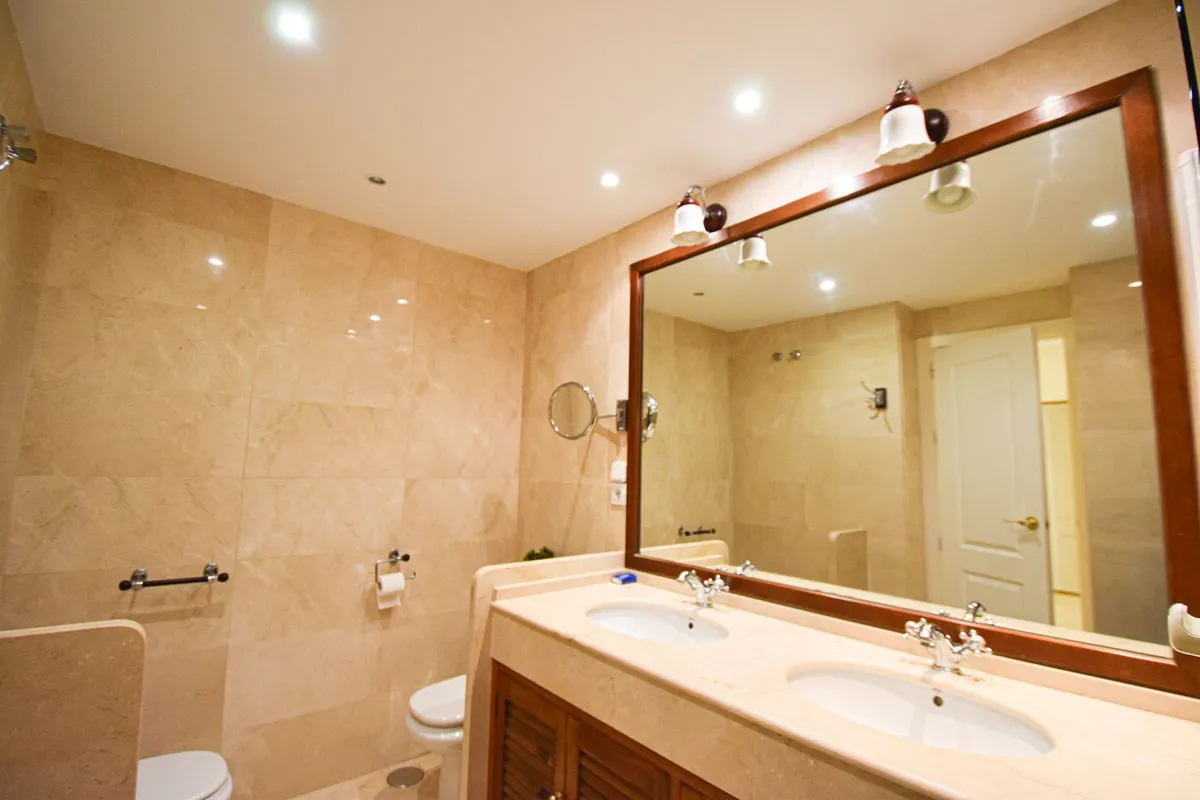 e1942c89-9634-43a6-aad0-0979975163d5