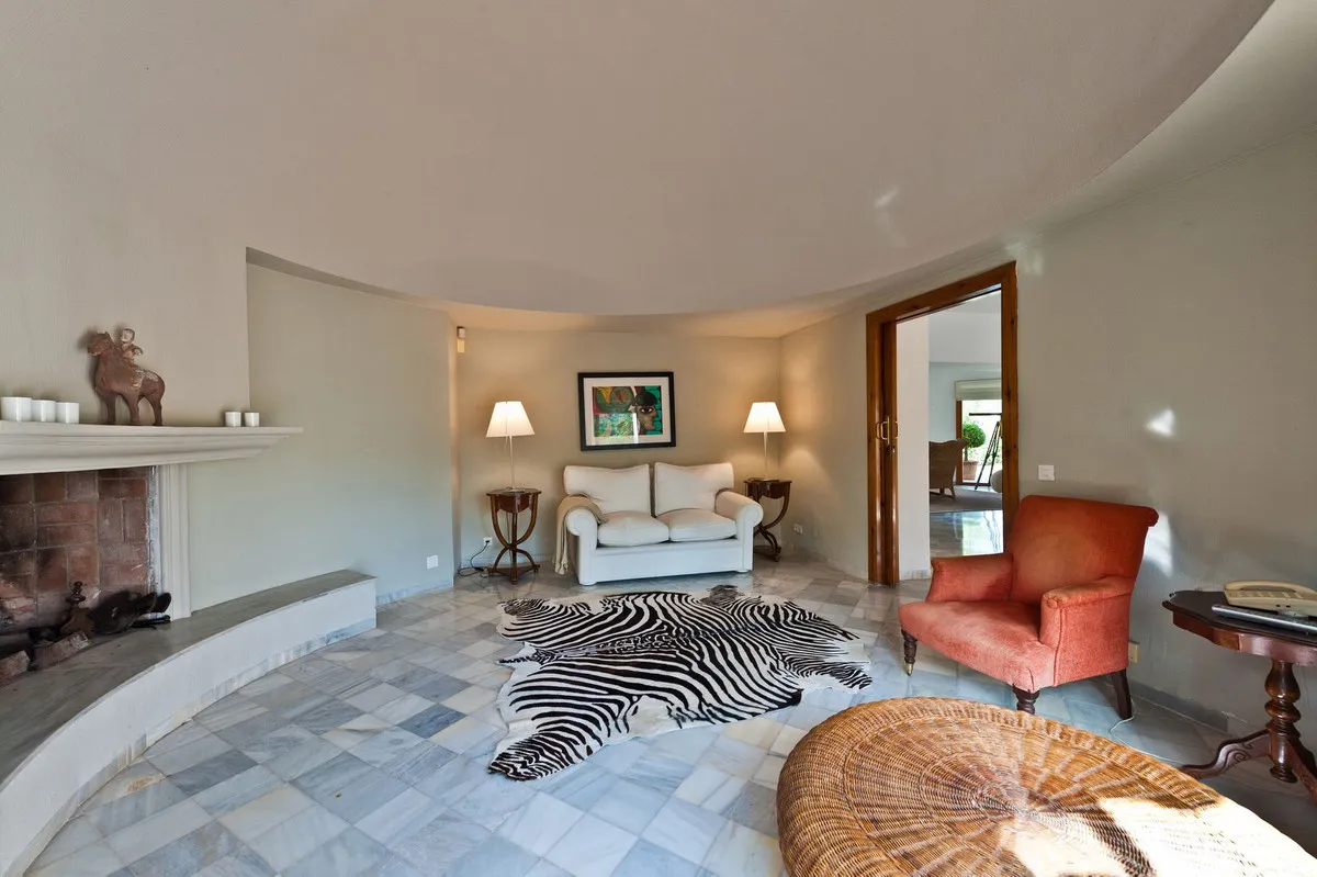 18e2fdf8-56b2-4fd0-9c46-c7b4b9996b73