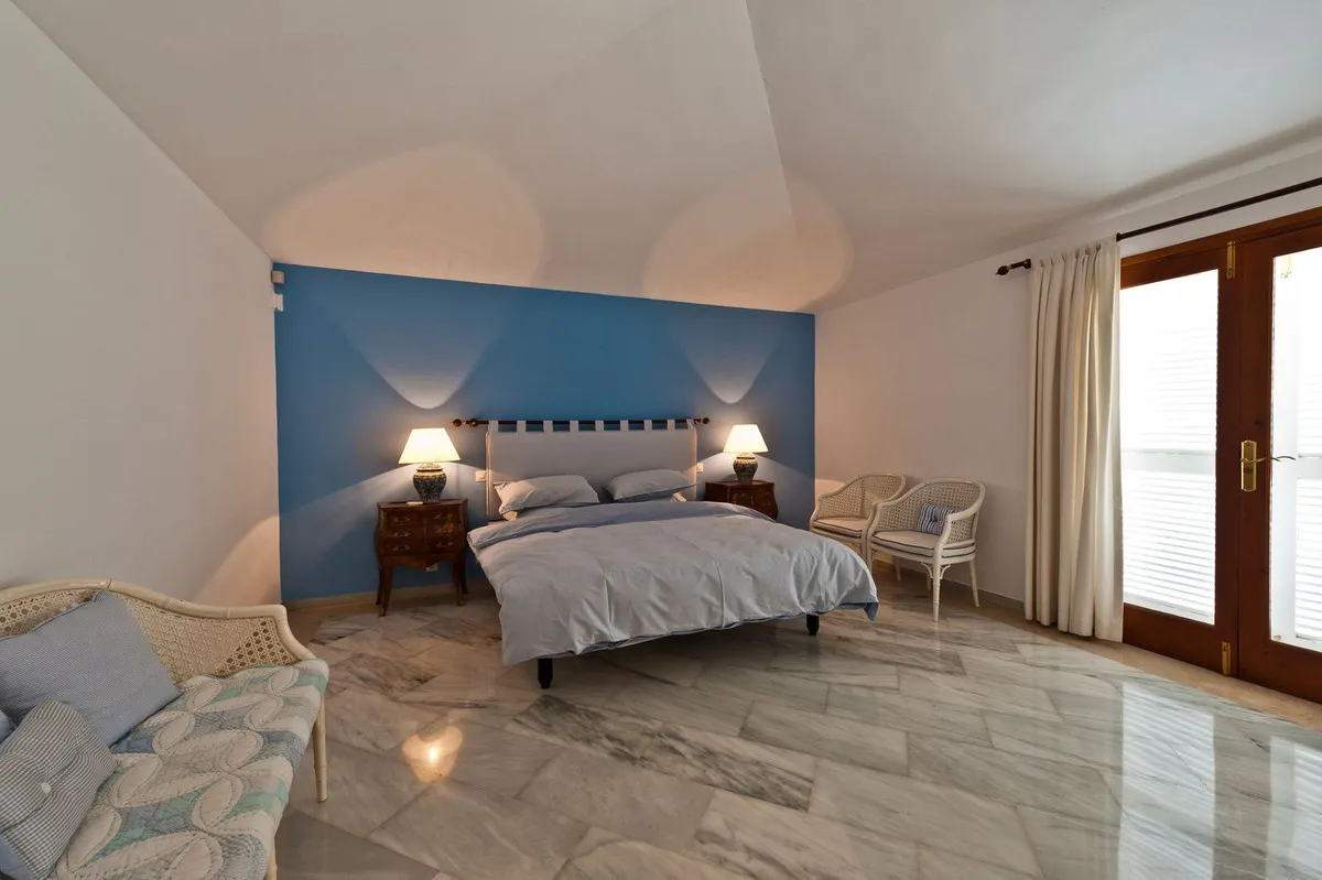 c3881787-2126-49da-9e65-327ddc491f45