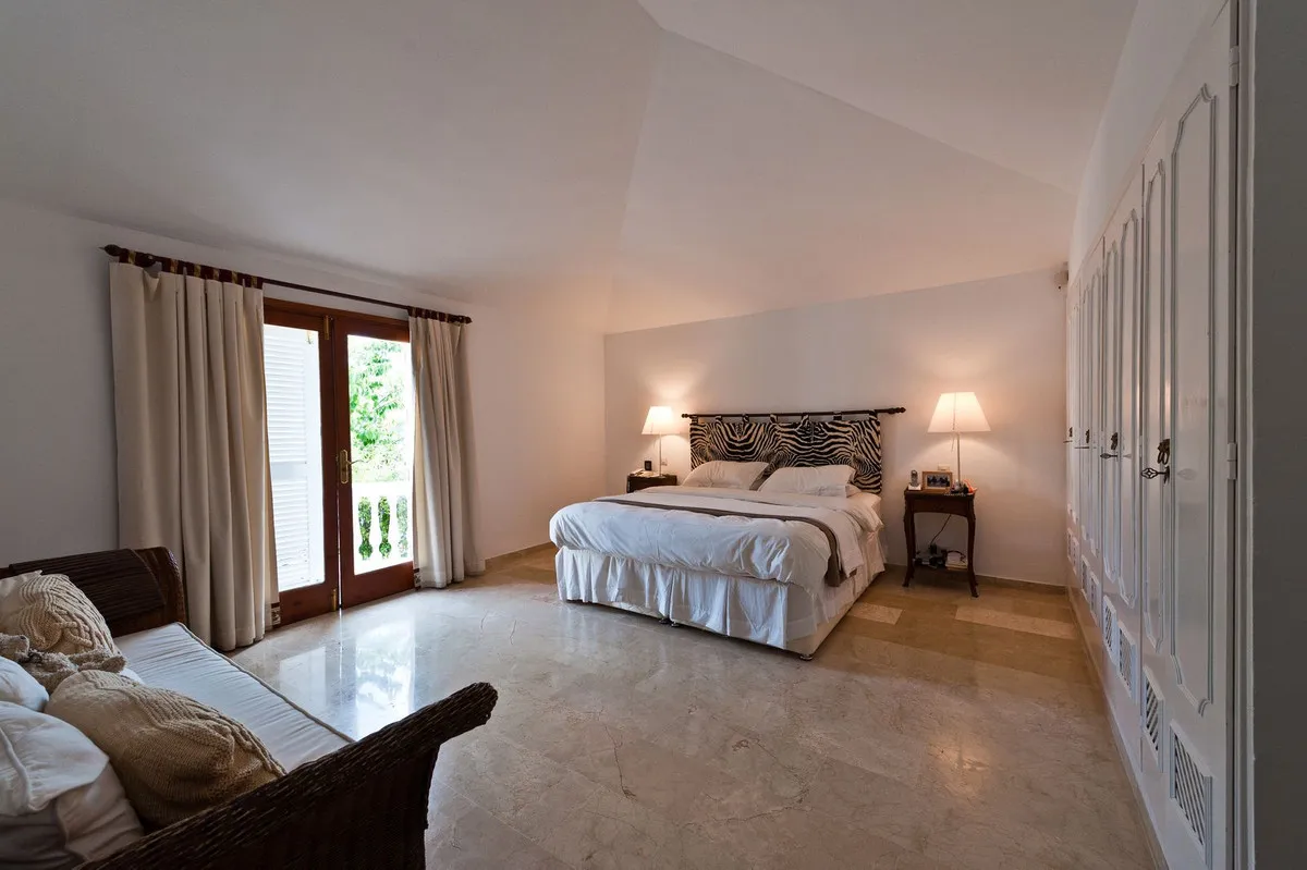 e9bd84e4-5af6-4d45-9eab-522e042eb82e